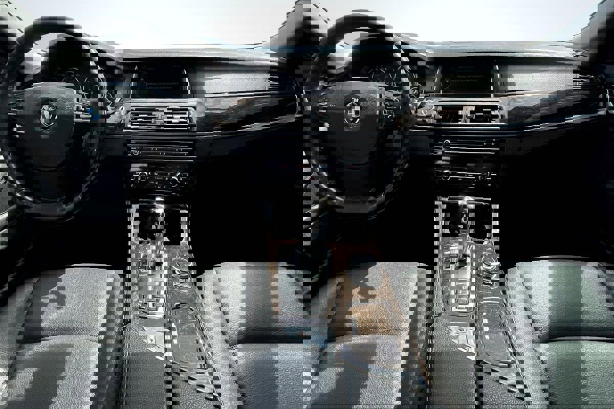 Used 2014 BMW 528i Sedan image 16