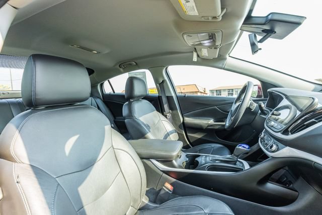 Used 2017 Chevrolet Volt LT w/ Comfort Package FWD image 17