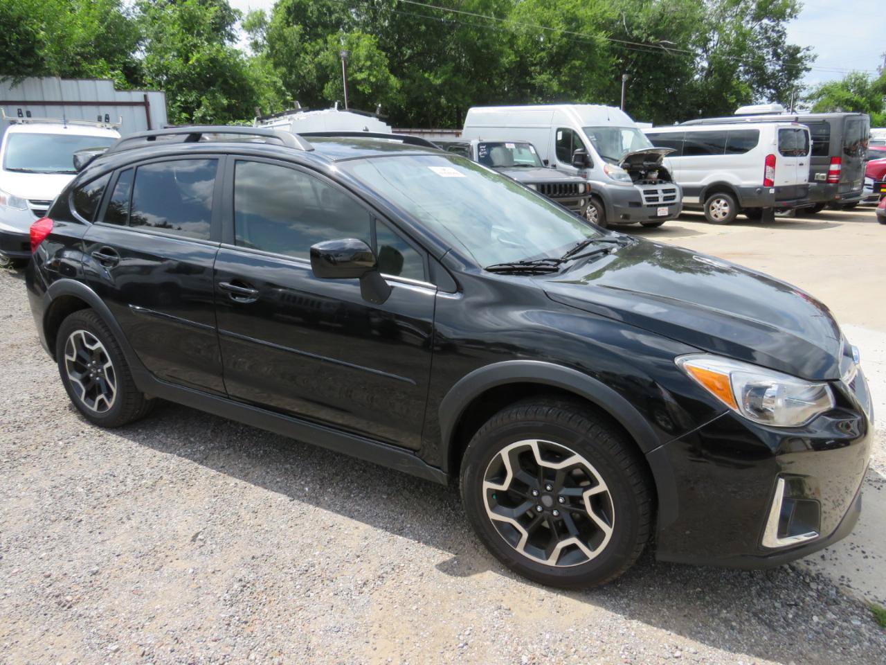 Used 2016 Subaru Crosstrek 2.0i Premium AWD/4WD image 3