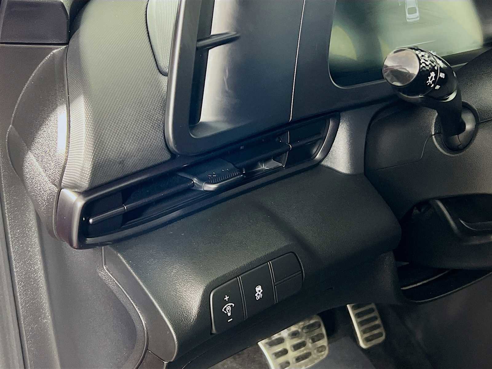 Certified 2025 Hyundai Elantra Sport image 13