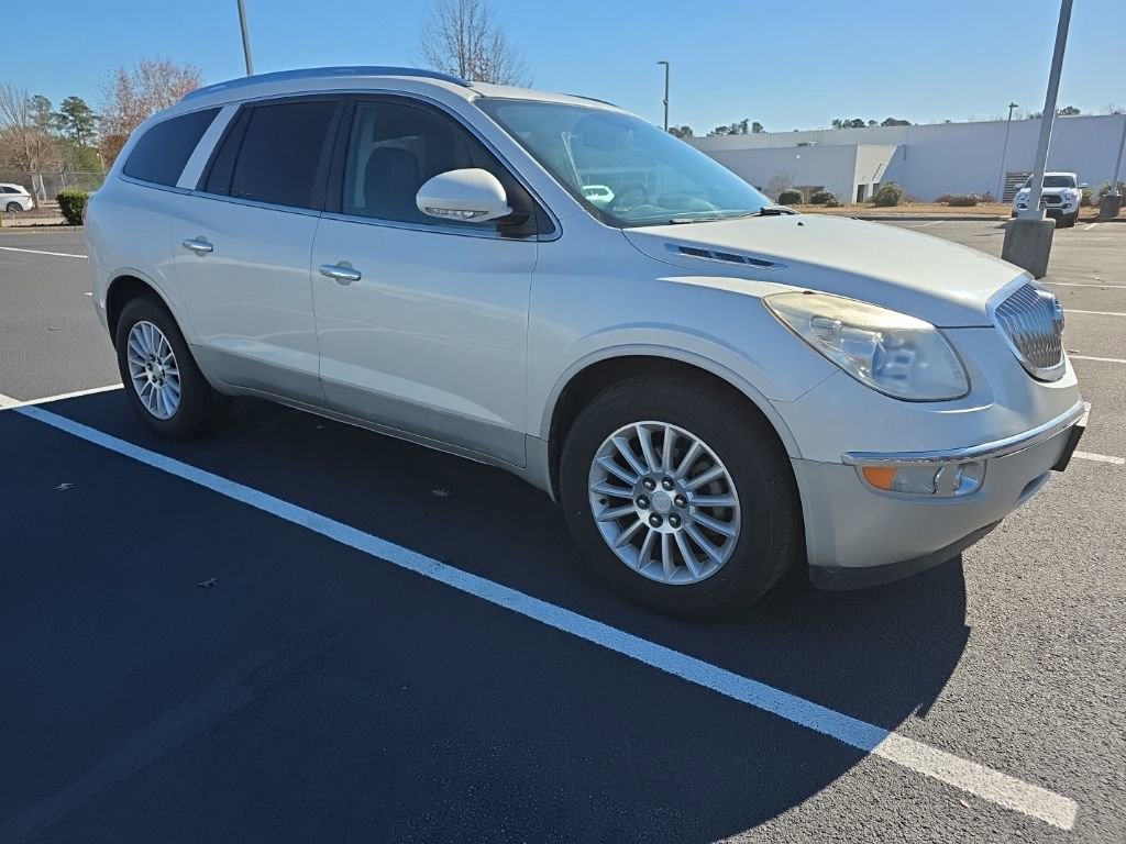 Used 2011 Buick Enclave CXL image 10