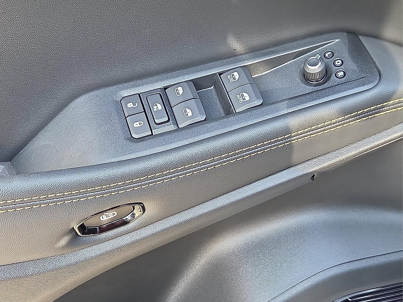 New 2026 Jeep Cherokee Limited AWD/4WD image 13