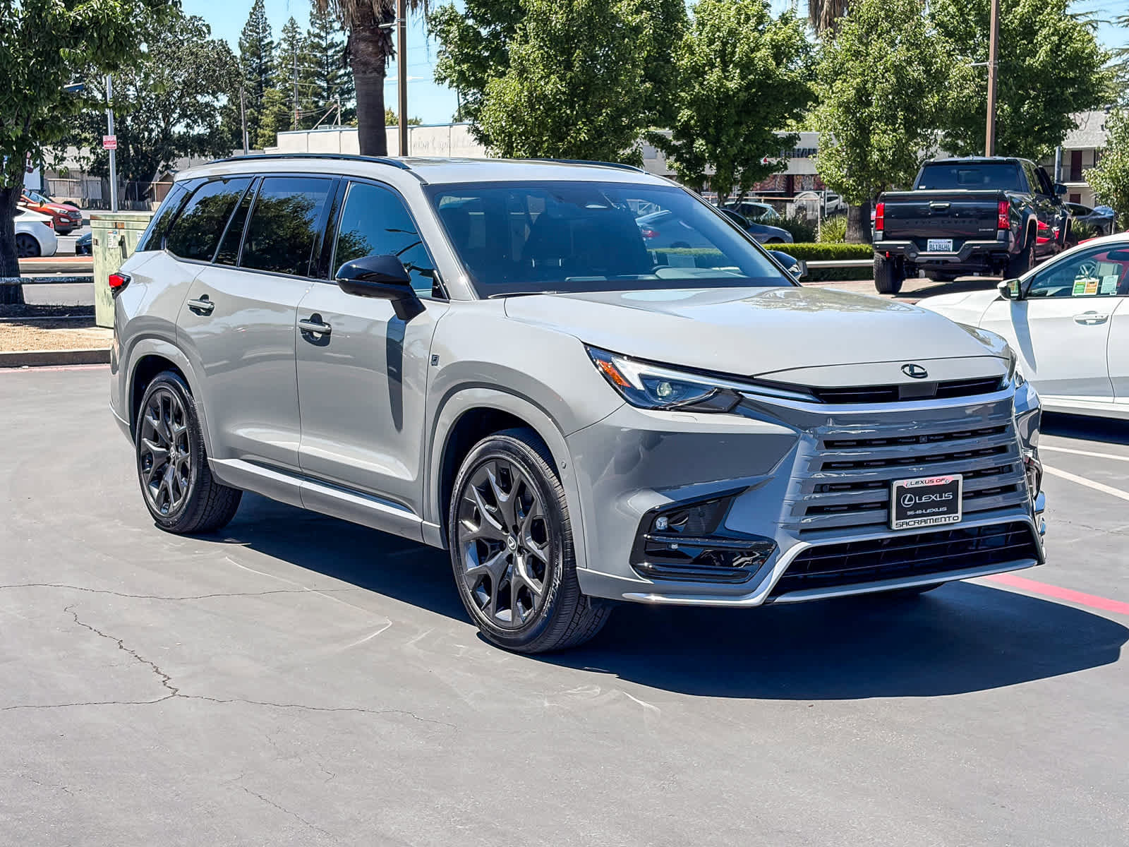 New 2026 Lexus TX 500h AWD image 5