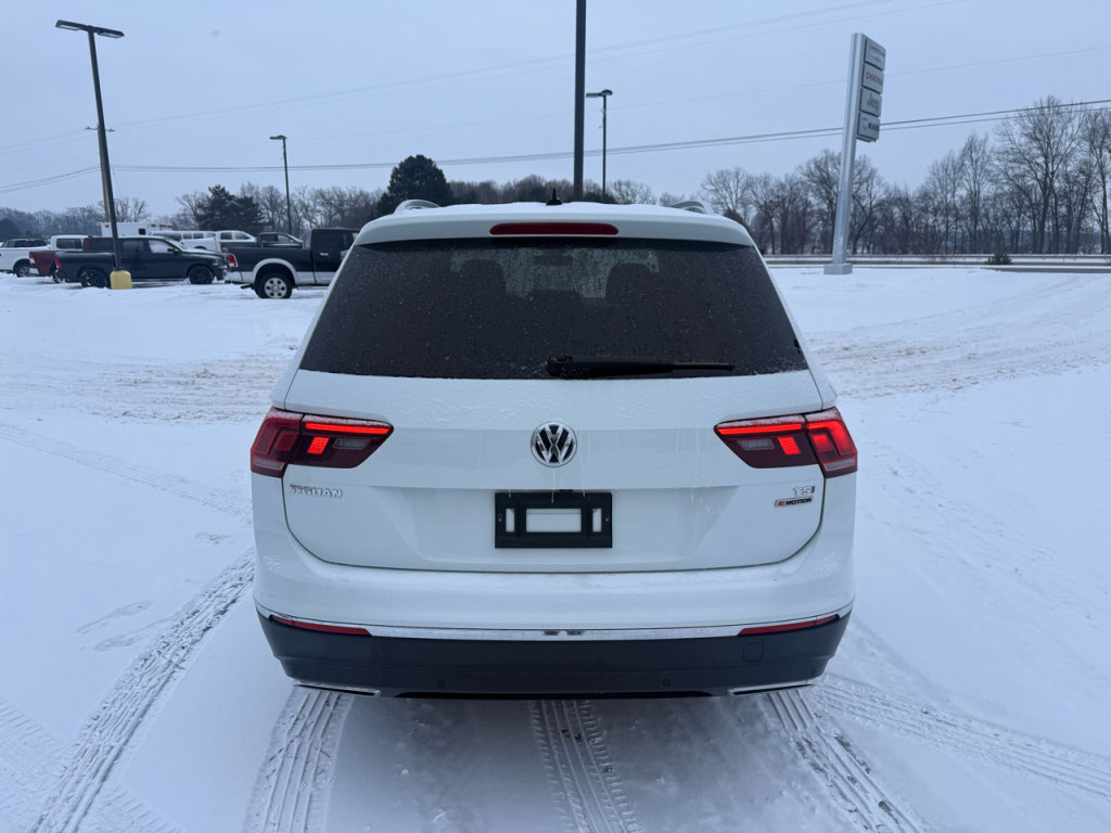 Used 2018 Volkswagen Tiguan SEL Premium image 4