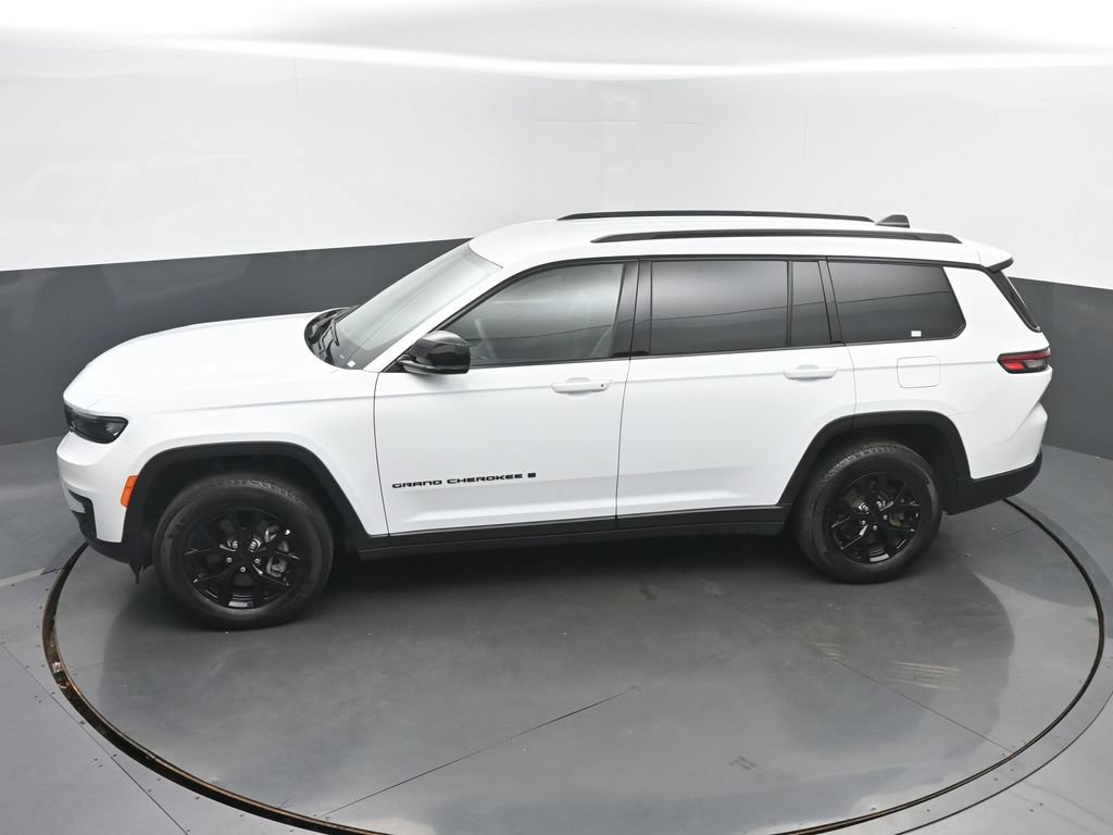 Used 2025 Jeep Grand Cherokee L Laredo AWD/4WD image 48