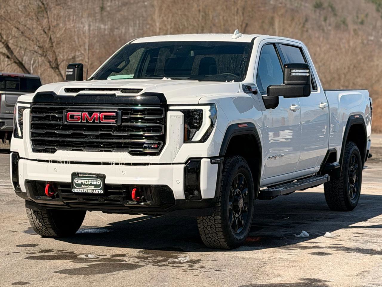 Used 2025 GMC Sierra 2500 AT4 image 1