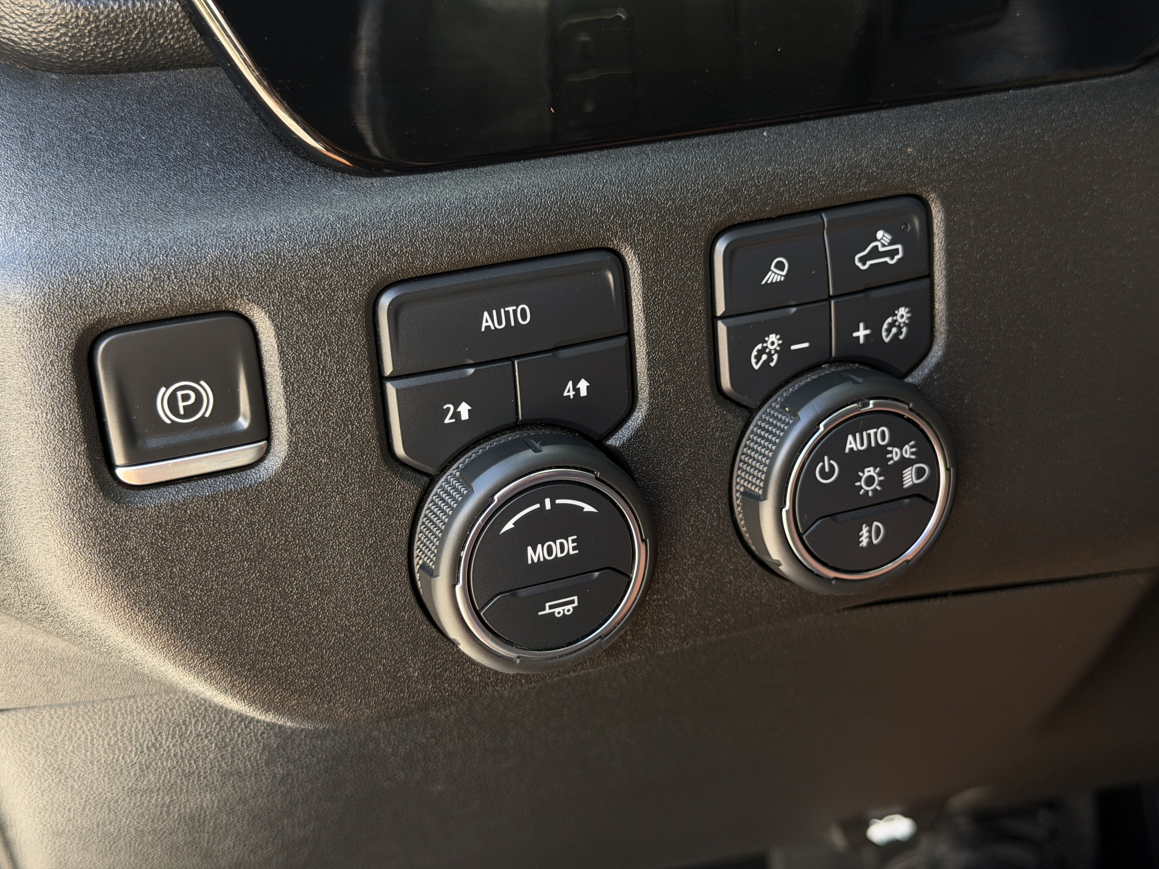 Used 2023 Chevrolet Silverado 1500 LTZ AWD/4WD image 27