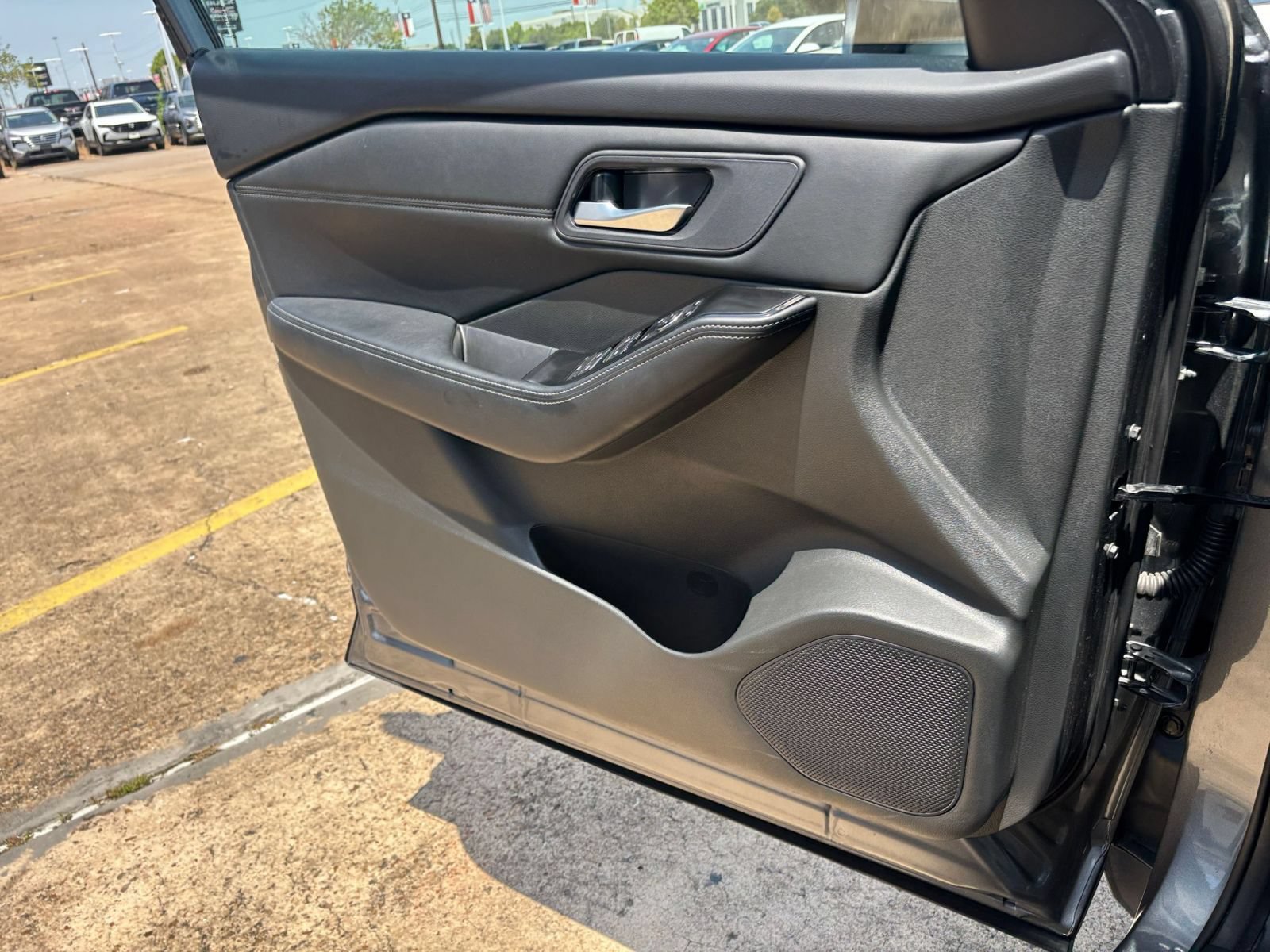Used 2026 Nissan Rogue SL FWD image 18