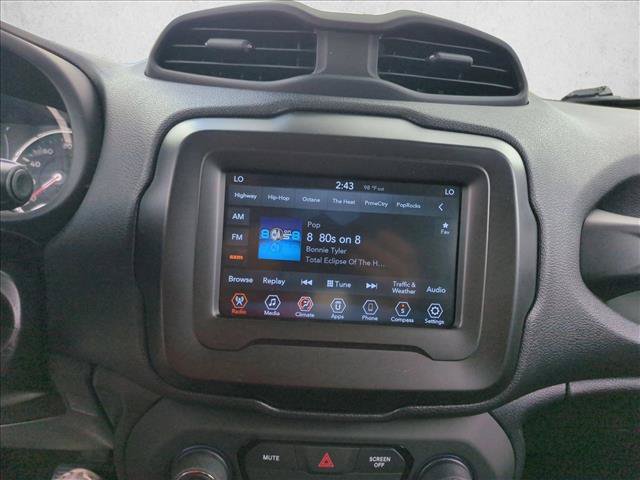 Used 2019 Jeep Renegade Latitude FWD image 14
