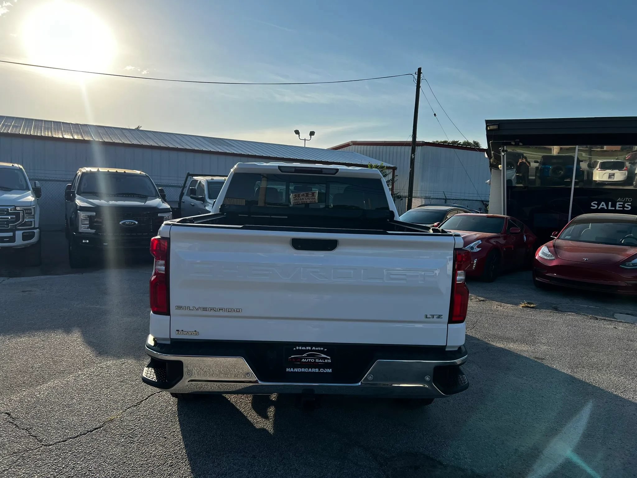 Used 2020 Chevrolet Silverado 1500 LTZ w/ LTZ Plus Package AWD/4WD image 4