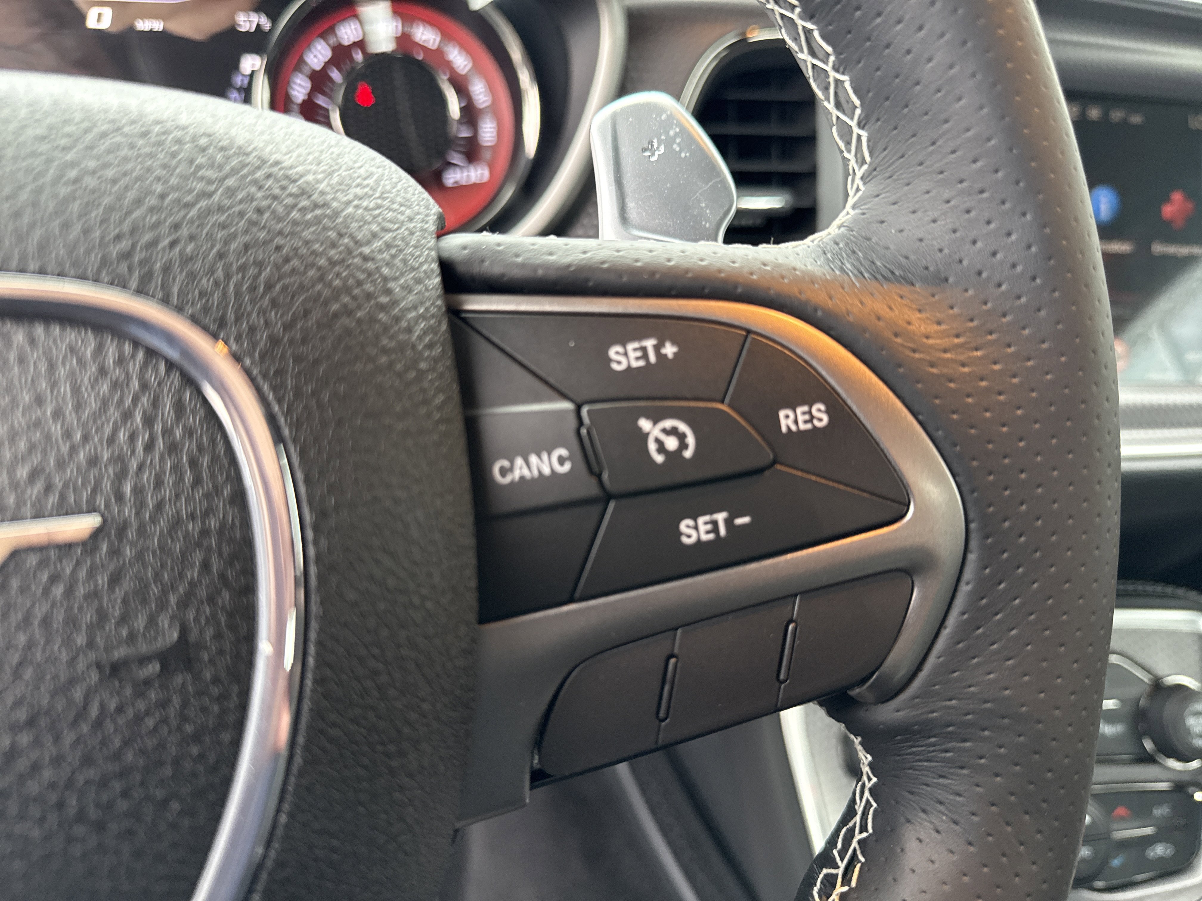 Used 2015 Dodge Challenger SRT Hellcat image 40