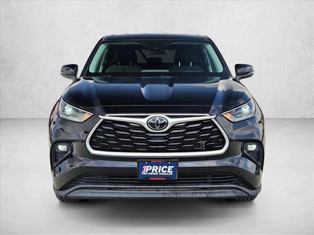 Used 2021 Toyota Highlander LE FWD video 2