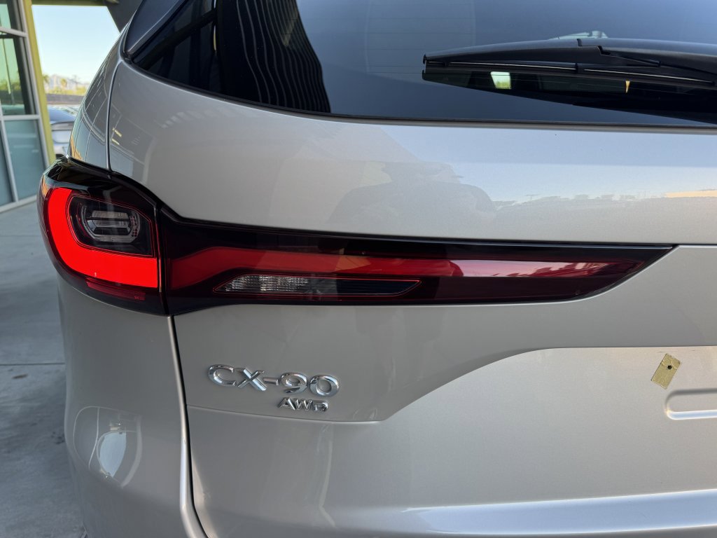 Used 2024 MAZDA CX-90 Plug-In Hybrid w/ Preferred AWD/4WD image 13