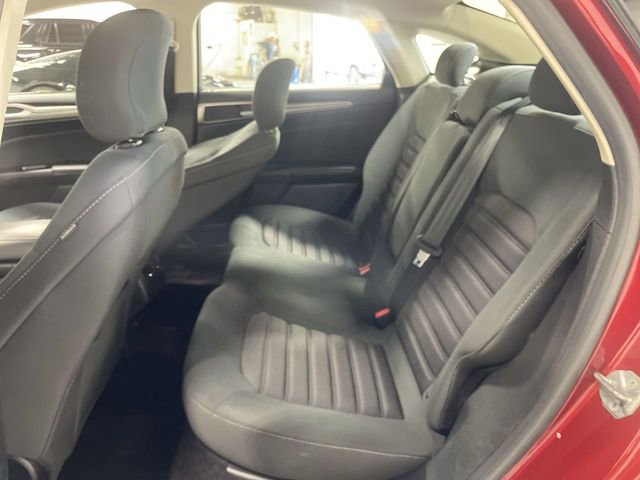 Used 2017 Ford Fusion SE w/ Fusion SE Technology Package image 23