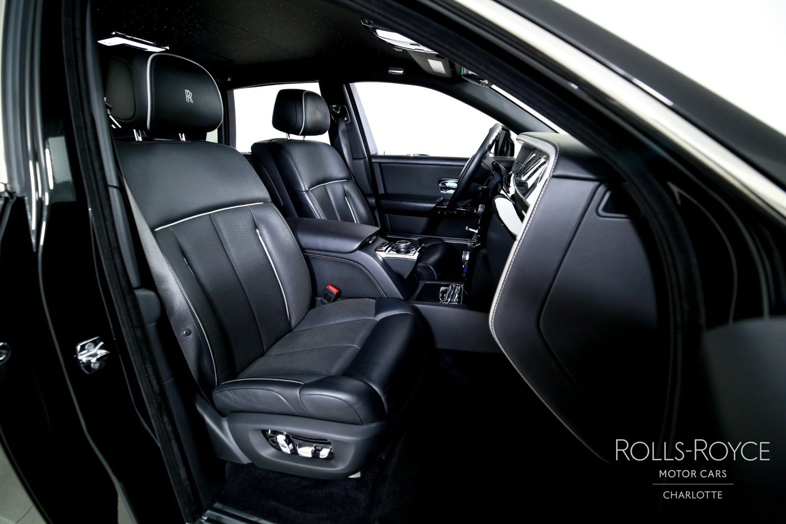 Used 2020 Rolls-Royce Phantom Sedan RWD image 35