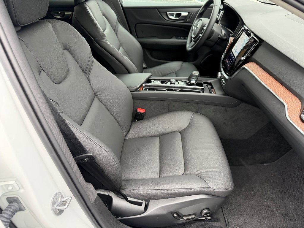 Certified 2025 Volvo V60 B5 Cross Country Plus image 14