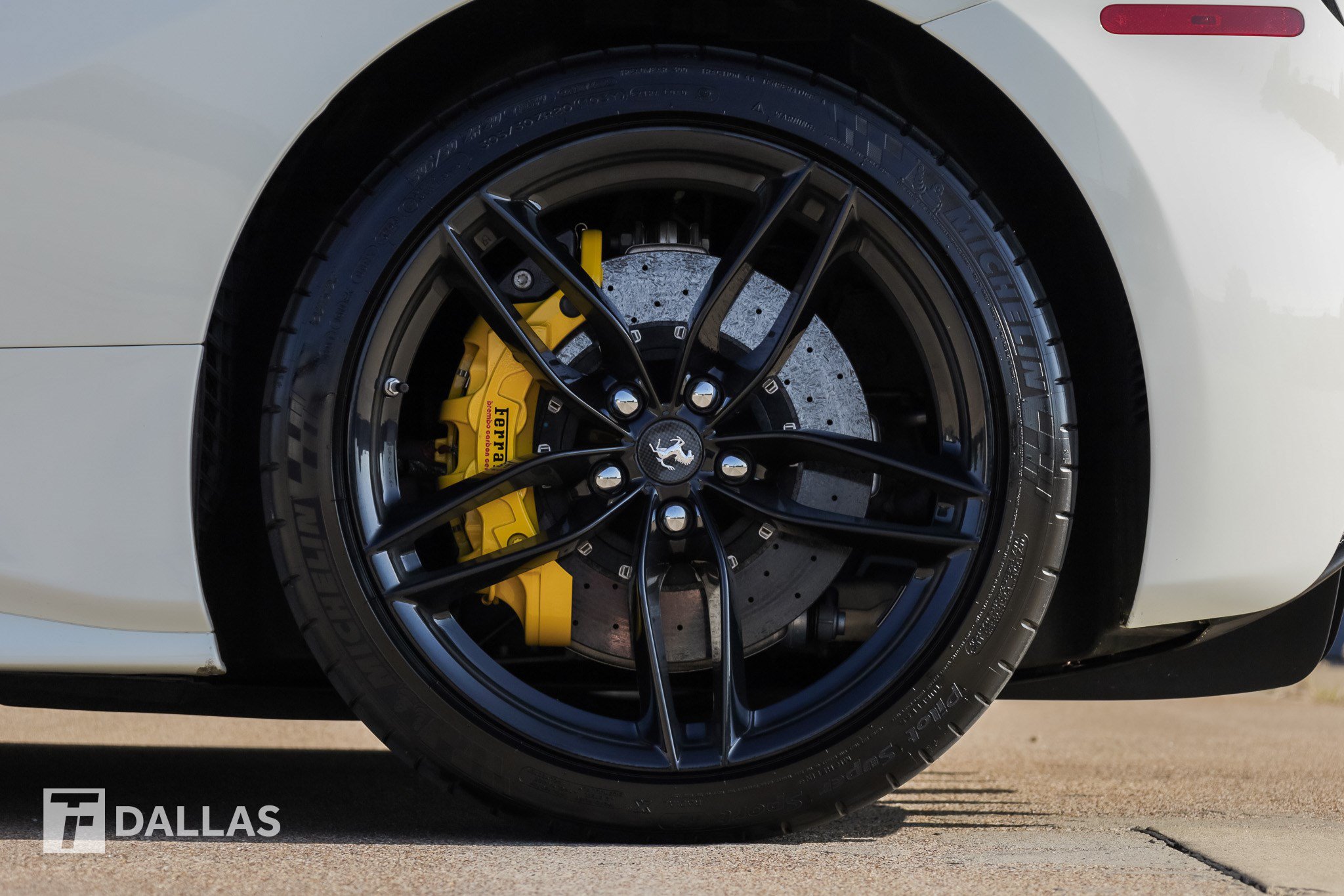 Used 2017 Ferrari 488 Spider RWD image 9
