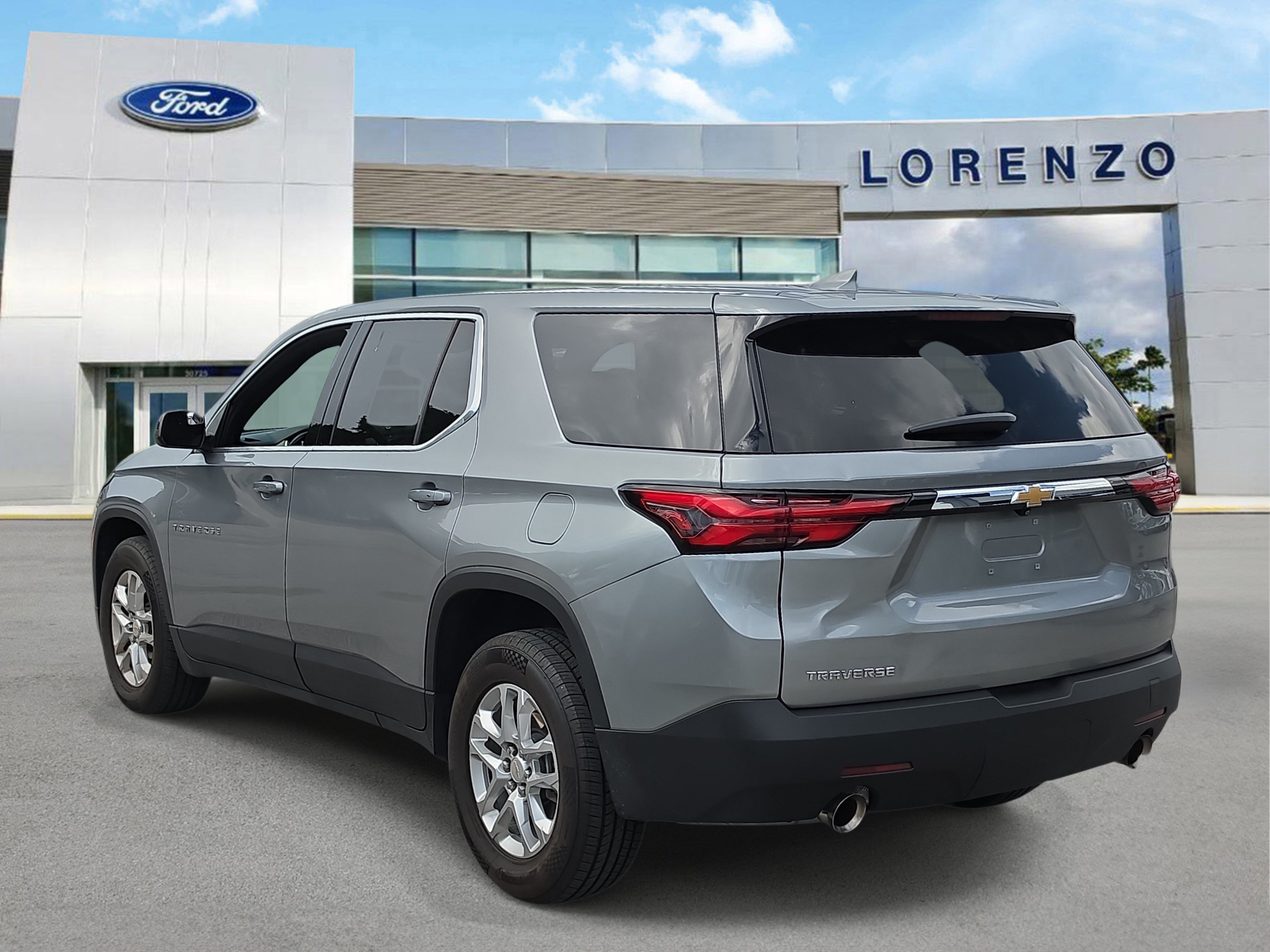 Used 2023 Chevrolet Traverse LS FWD image 6