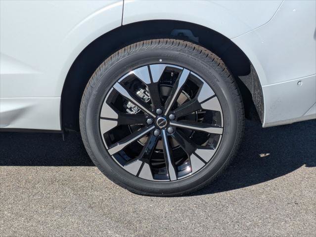 New 2026 Volvo XC60 B5 Plus w/ Climate Package PRO AWD/4WD image 6