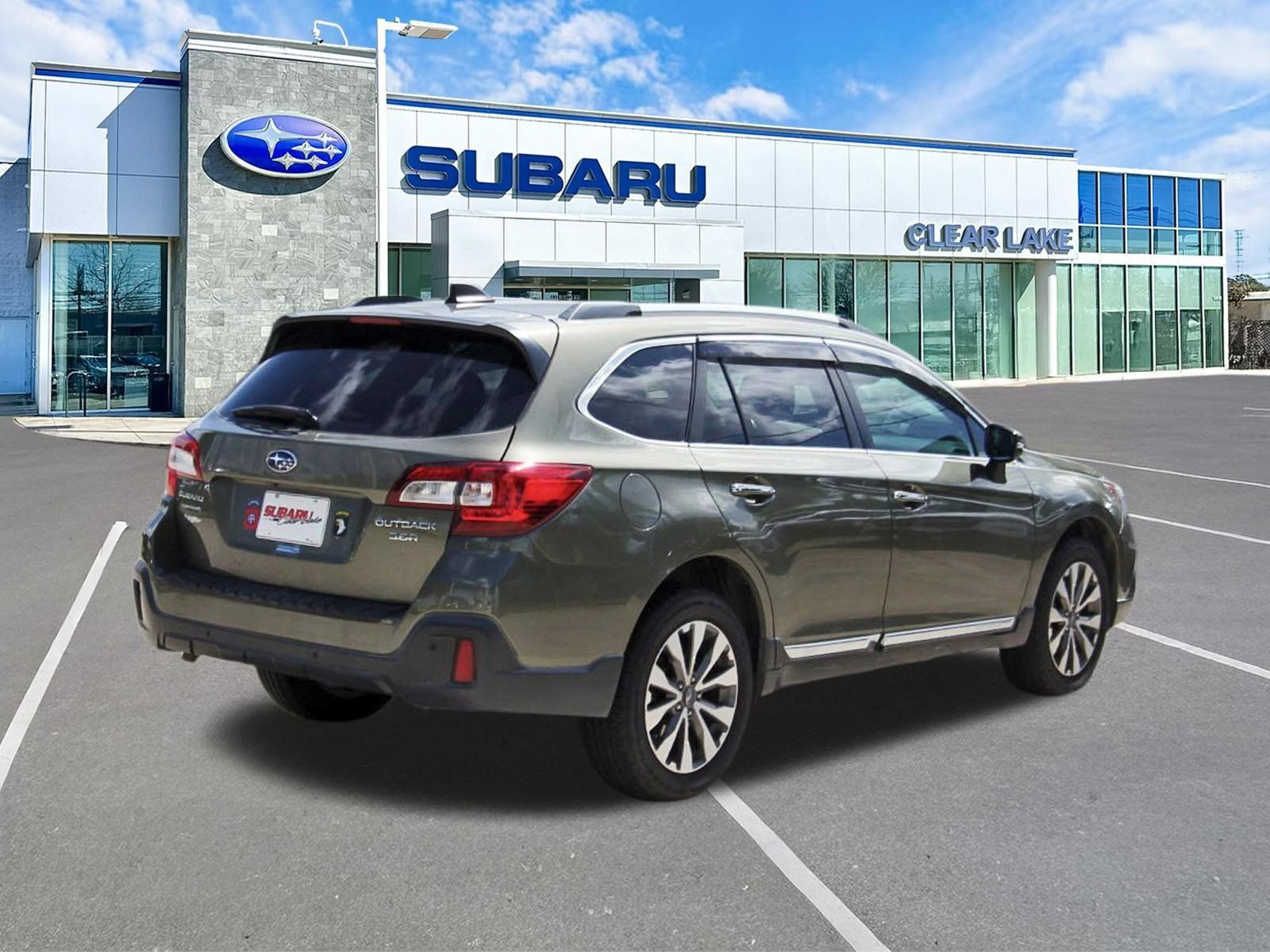 Used 2019 Subaru Outback 3.6R Touring AWD/4WD image 6
