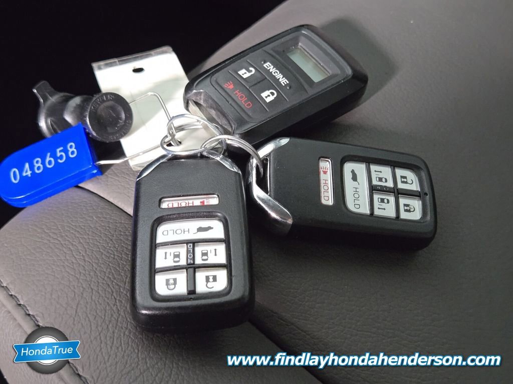 Used 2016 Honda Odyssey Touring Elite image 32