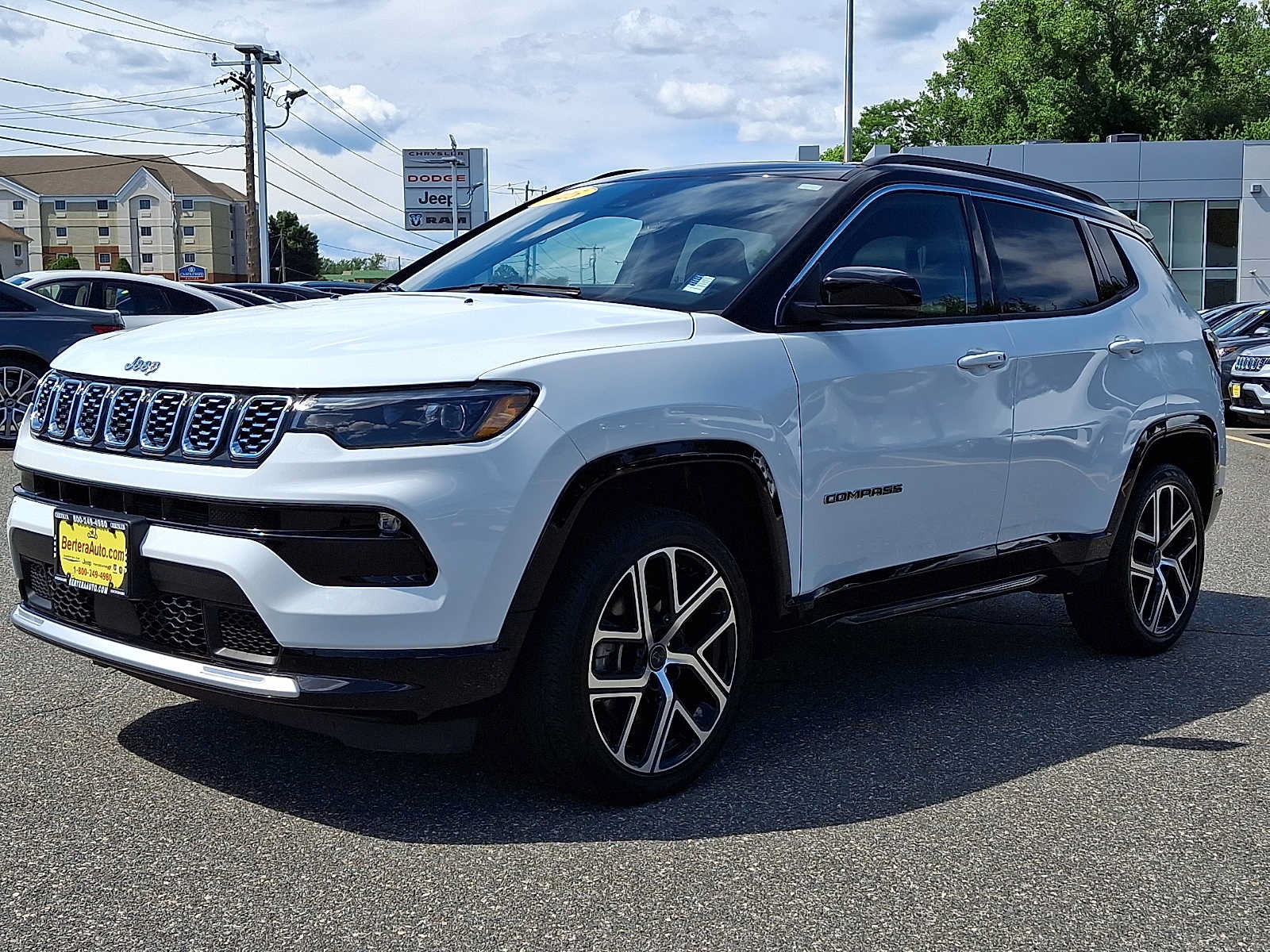 Certified 2025 Jeep Compass Limited w/ Elite Group AWD/4WD image 3