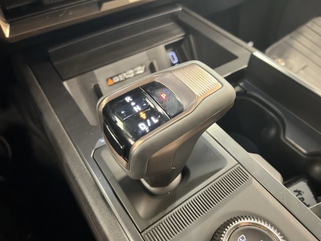 Used 2025 GMC Hummer EV 2X AWD/4WD image 14