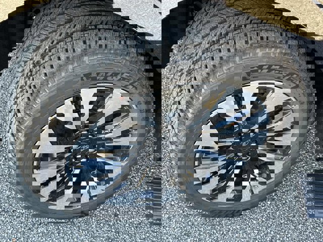 New 2025 Ford Expedition Max Platinum w/ Driver's Package image 12