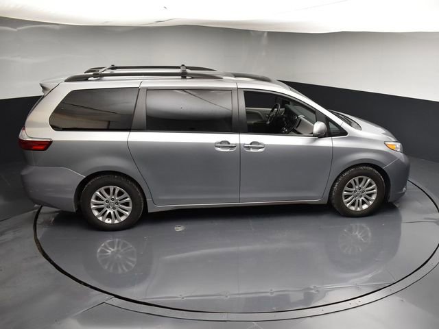 Used 2017 Toyota Sienna XLE w/ XLE Navigation Package image 48