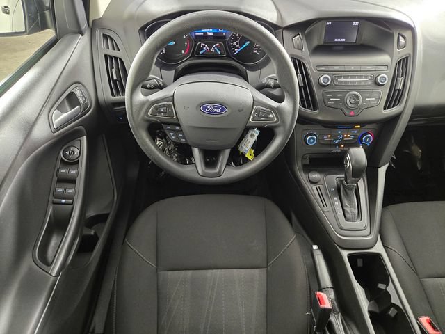 Used 2018 Ford Focus SE FWD image 24