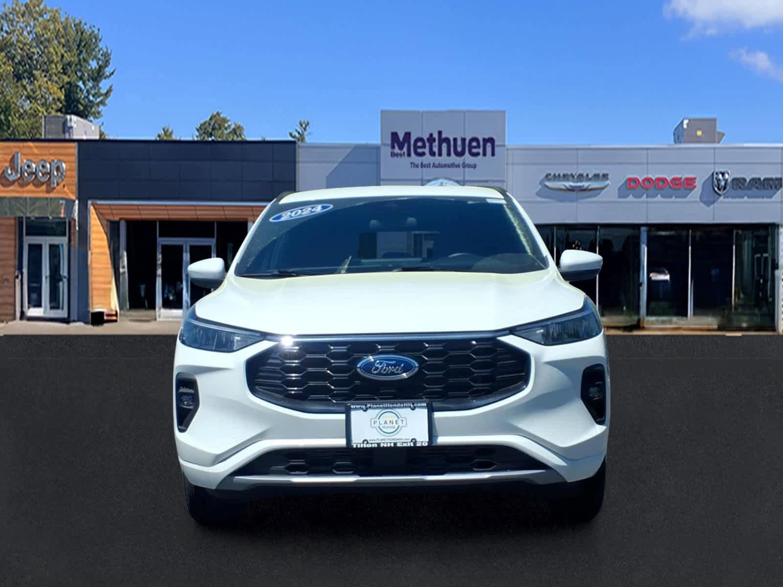 Used 2024 Ford Escape ST-Line Select w/ Tech Pack #1 AWD/4WD image 2