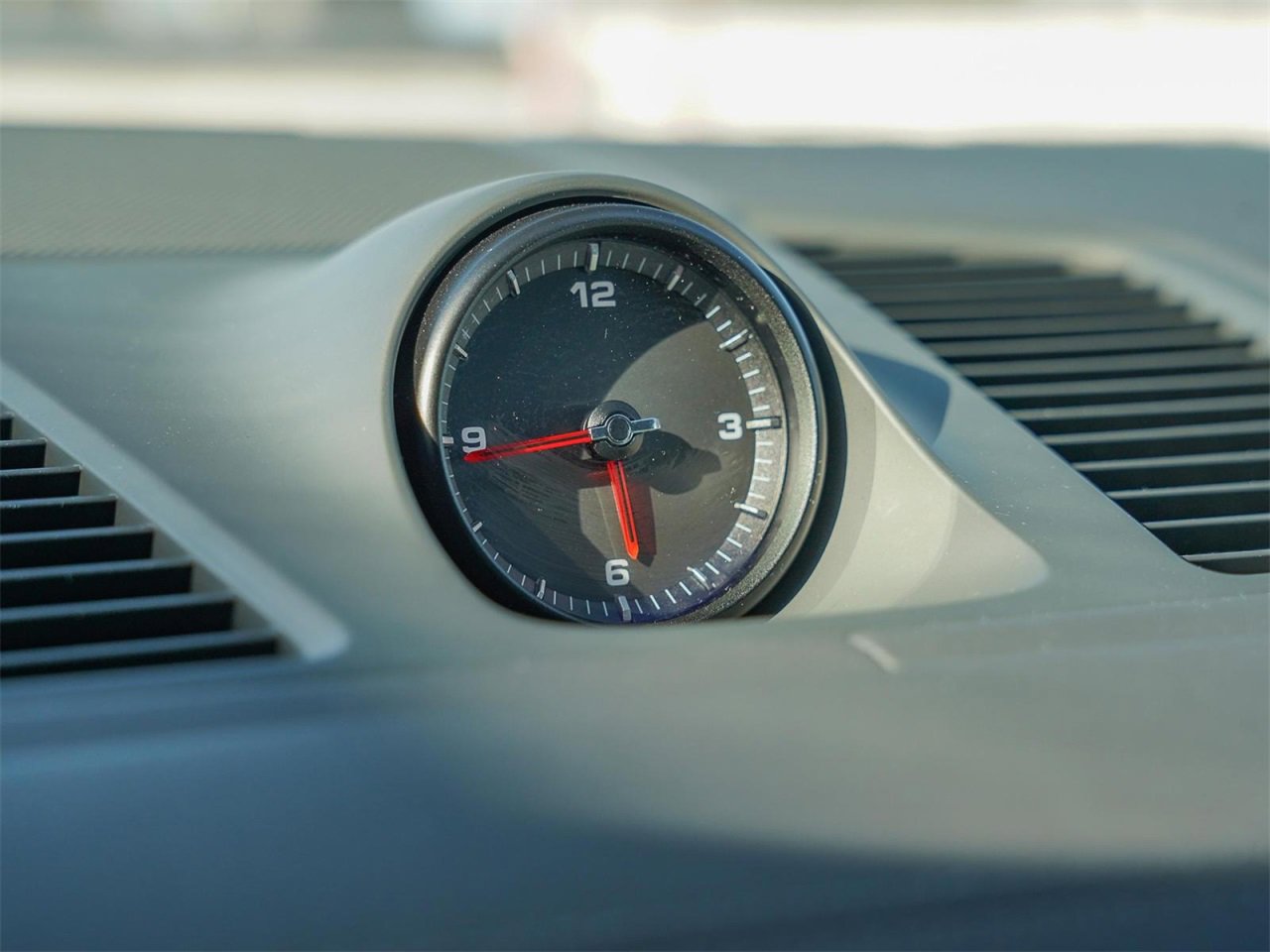 Certified 2023 Porsche Cayenne S Platinum image 24