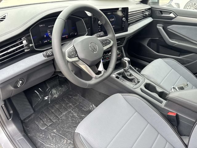 New 2026 Volkswagen Jetta SE FWD image 13