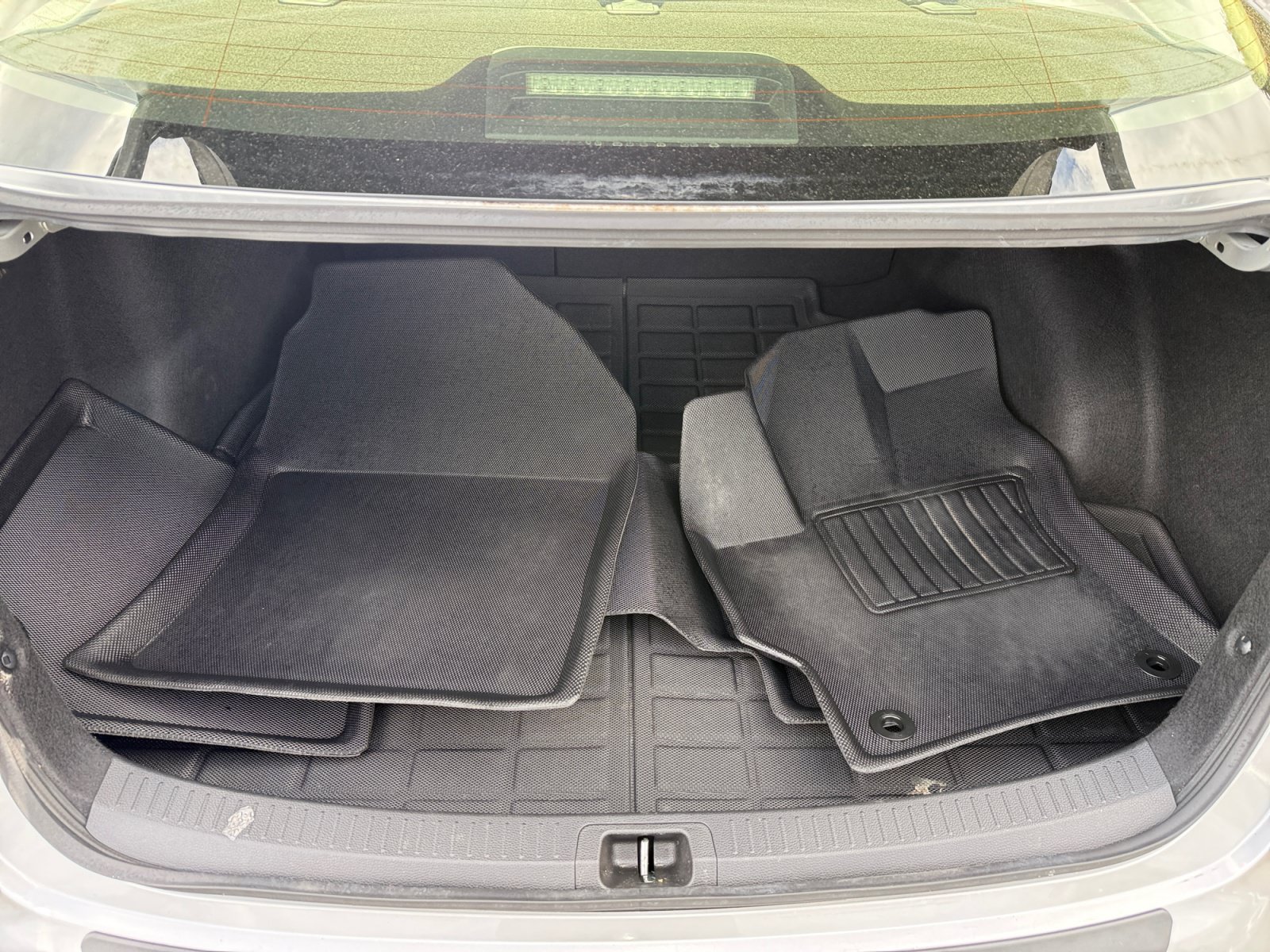 Used 2023 Toyota Corolla LE w/ Carpet Mat Package (TMS) FWD image 17