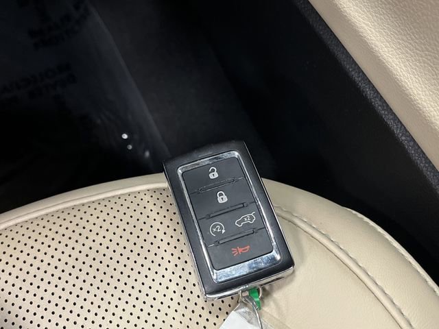 Used 2022 Jeep Grand Cherokee Limited w/ Luxury Tech Group II image 28