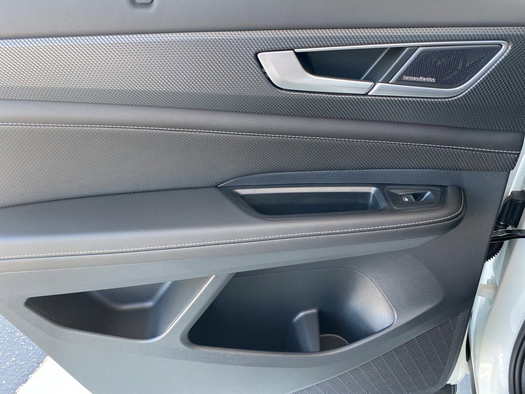 New 2025 Volkswagen Atlas Cross Sport SEL Premium R-Line image 28
