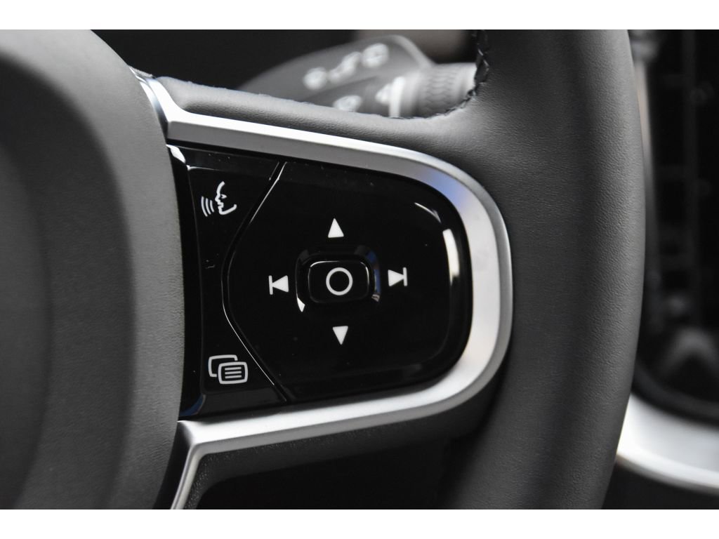 New 2026 Volvo XC90 B6 Plus w/ Protection Package Premier image 35