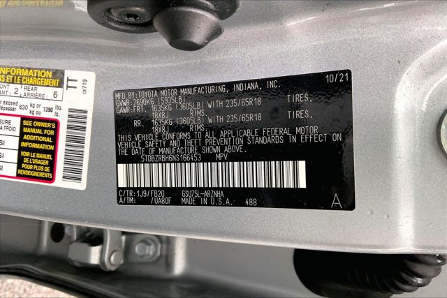 Used 2022 Toyota Highlander LE AWD/4WD image 32