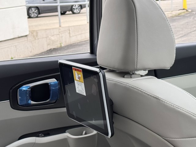 New 2025 Kia Sorento S w/ Panoramic Sunroof Package image 14