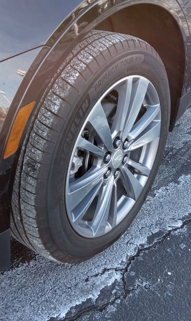 Certified 2025 Cadillac XT5 Premium Luxury w/ Technology Package image 7