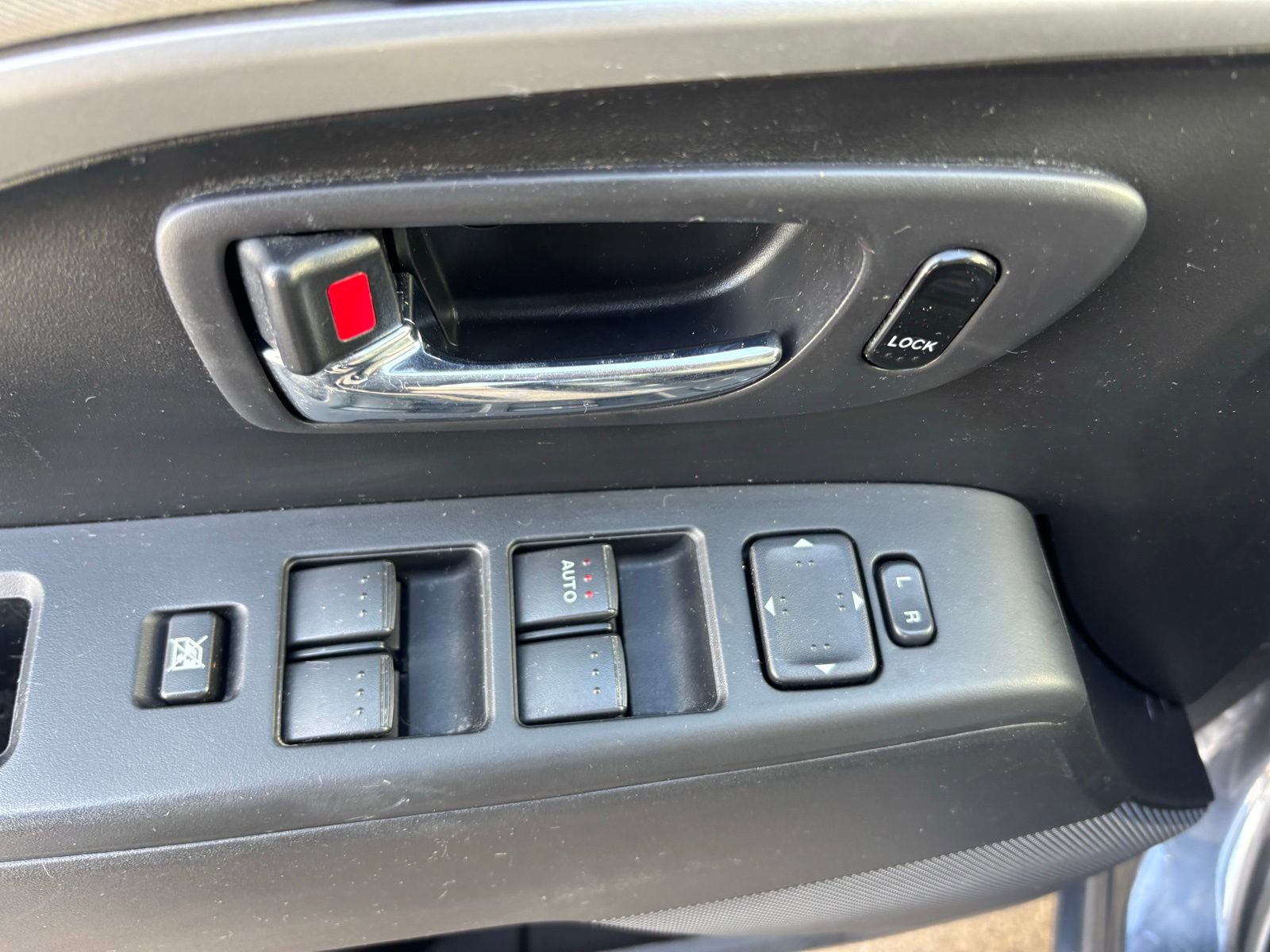 Used 2015 MAZDA MAZDA5 Sport image 14