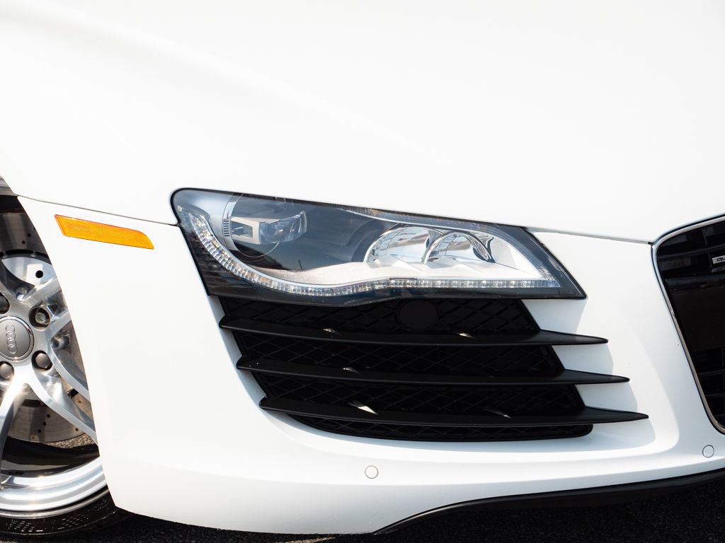 Used 2012 Audi R8 V8 w/ Convenience Pkg image 27
