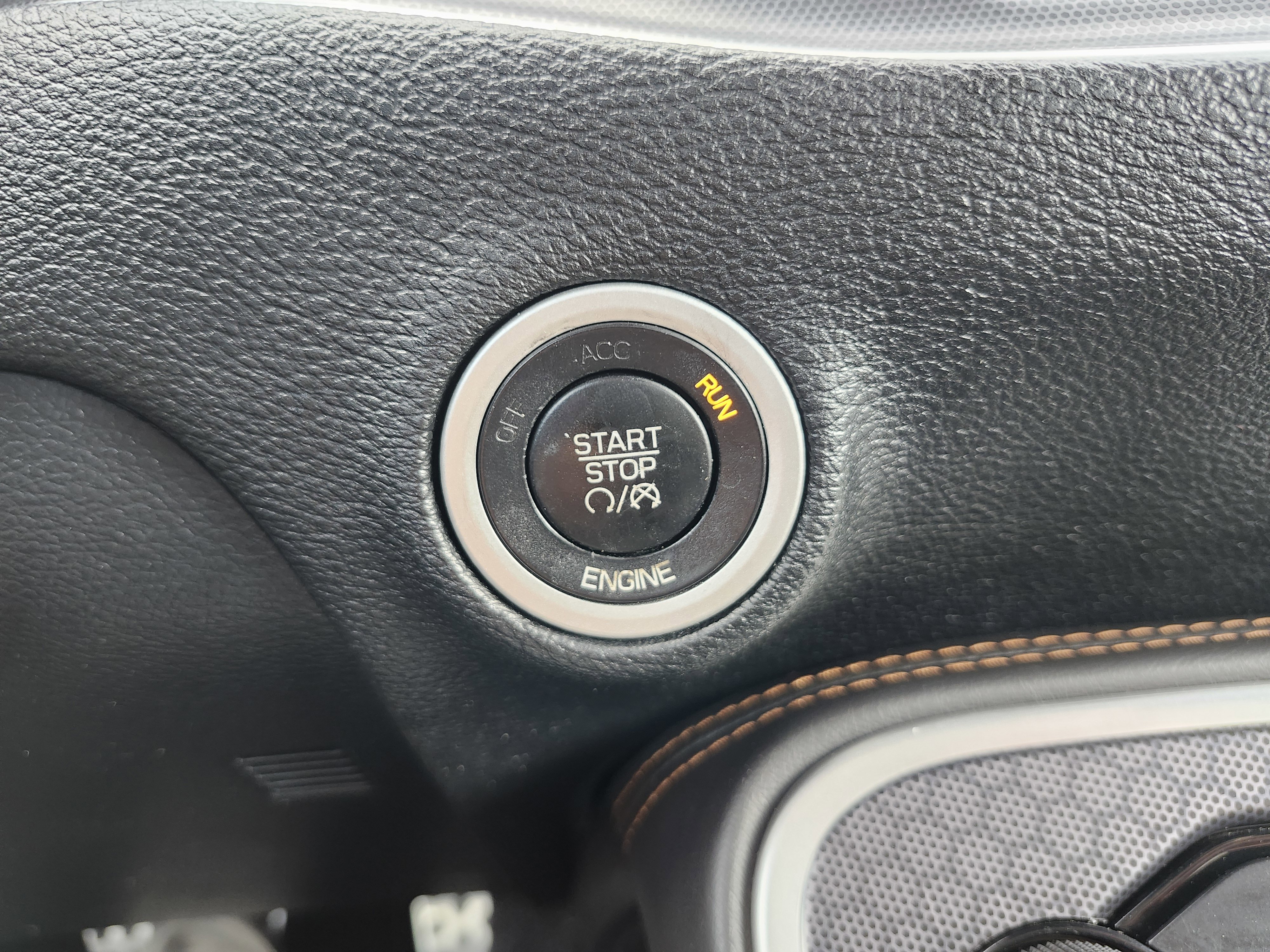 Used 2015 Dodge Challenger SXT Plus RWD image 10