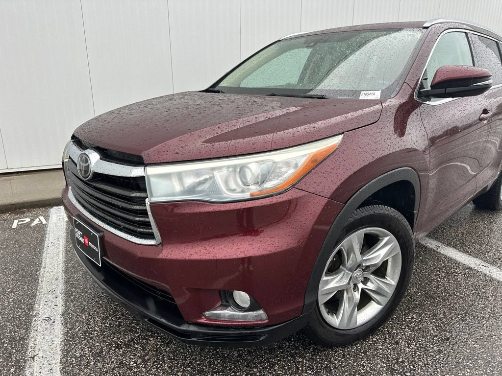 Used 2015 Toyota Highlander Limited w/ Driver Technology Package AWD/4WD image 2