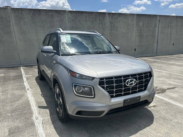 Used 2025 Hyundai Venue SEL FWD image 22