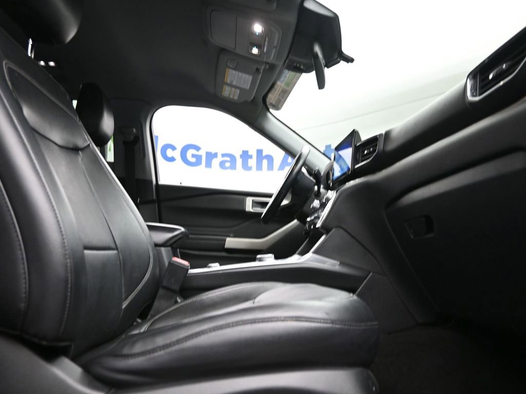 Used 2022 Ford Explorer Limited w/ Equipment Group 301A image 7