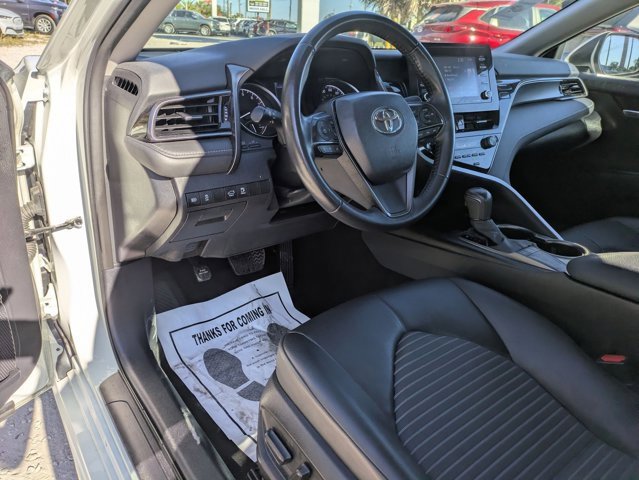 Used 2024 Toyota Camry SE image 5