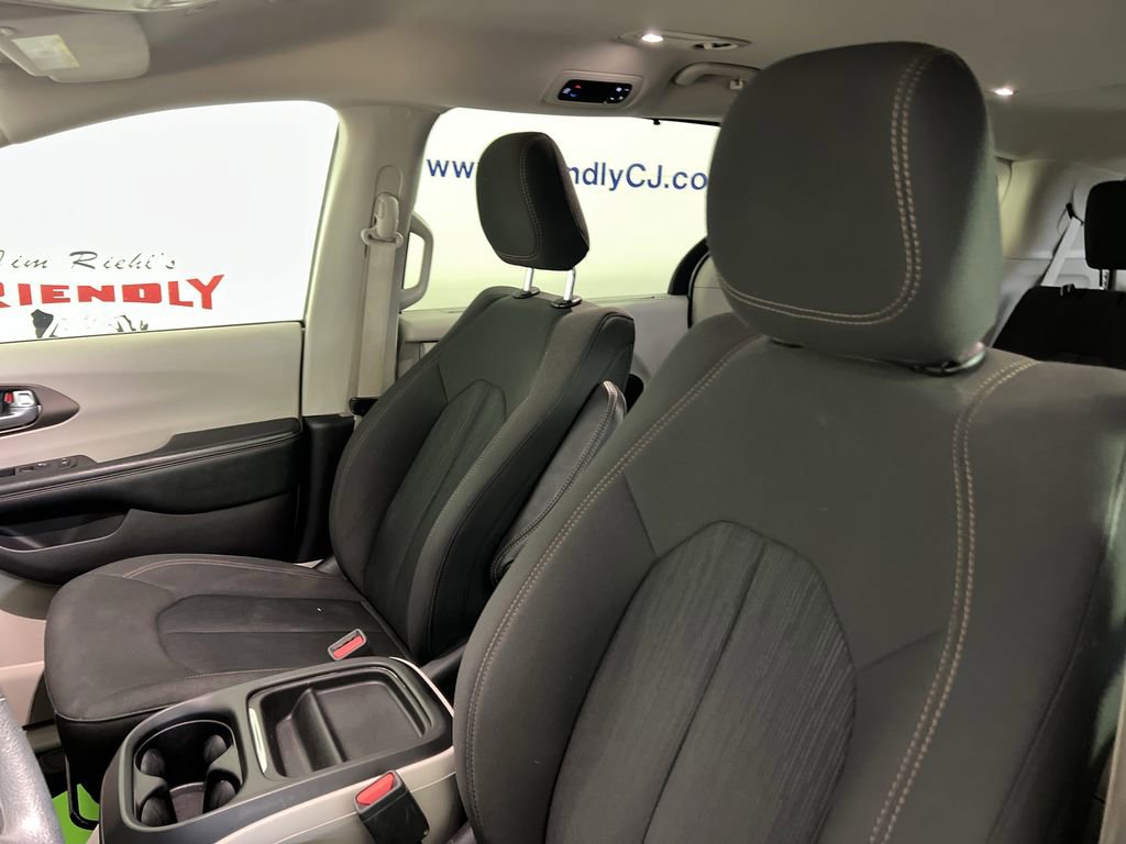 Used 2019 Chrysler Pacifica Touring Plus image 18