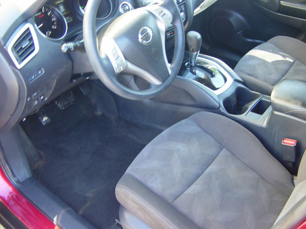 Used 2016 Nissan Rogue SV image 7