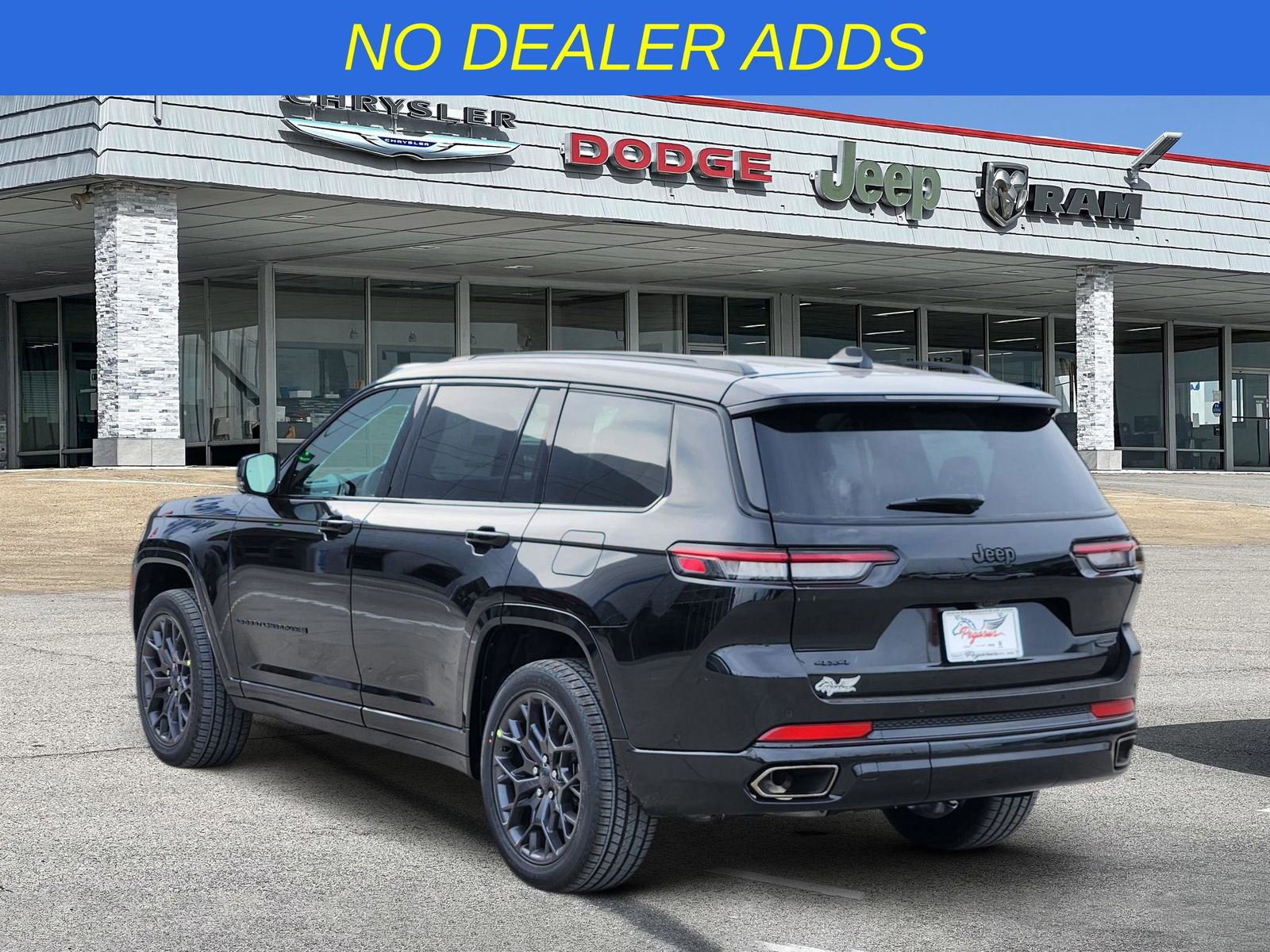 New 2025 Jeep Grand Cherokee L Summit w/ Obsidian Package image 4